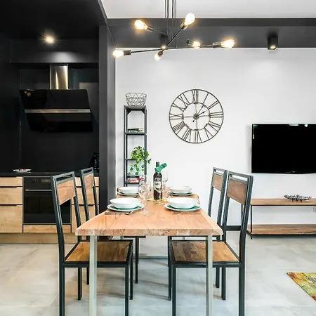 Chwaliszewo With Free Garage By Renters شقة