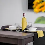 Chwaliszewo With Free Garage By Renters Apartmán Poznaň