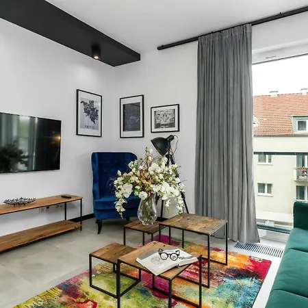 Chwaliszewo With Free Garage By Renters Poznan