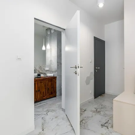 Chwaliszewo With Free Garage By Renters * Poznan