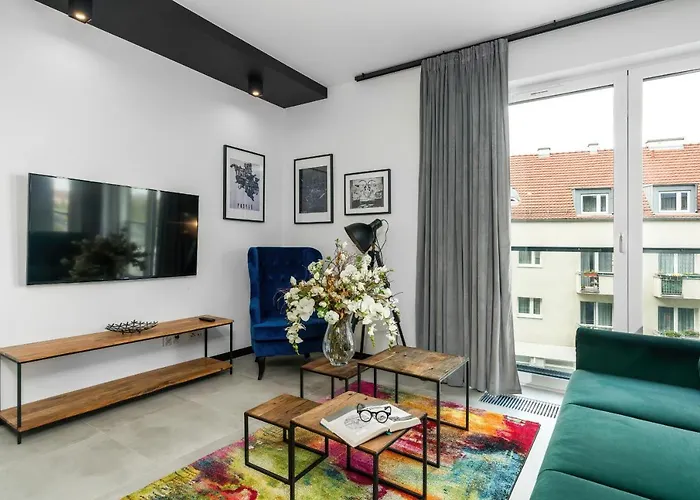 Chwaliszewo With Free Garage By Renters Poznań