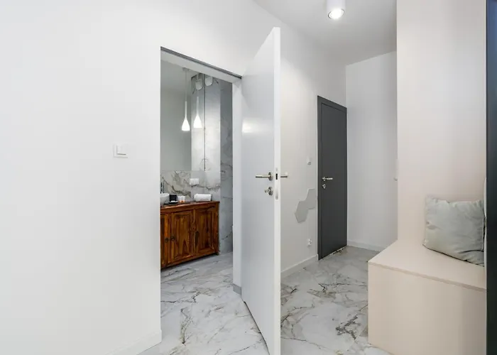 Chwaliszewo With Free Garage By Renters * Poznań